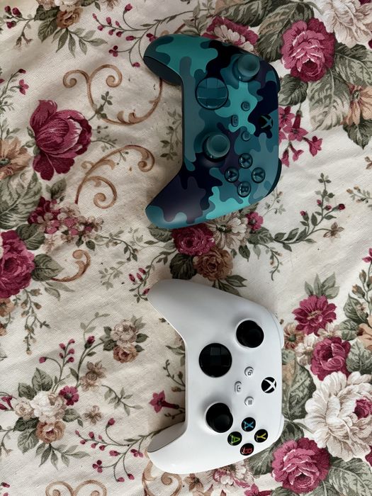 Xbox Series S 512GB + 2 controllere originale – stare excelentă!