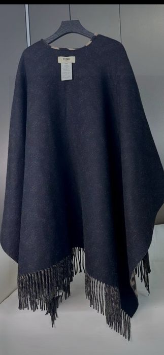 Poncho  Fendi, model 2026, 2 modele