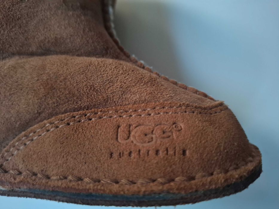 Нови бебешки ботуши UGG
