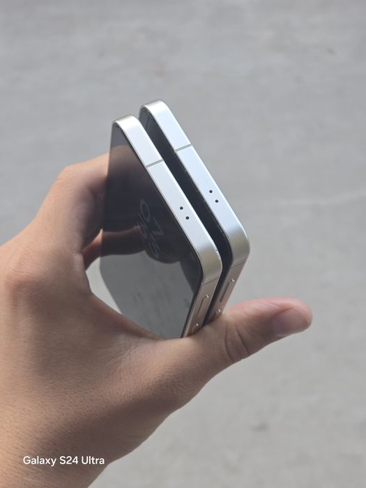 Samsung Galaxy S24 450$