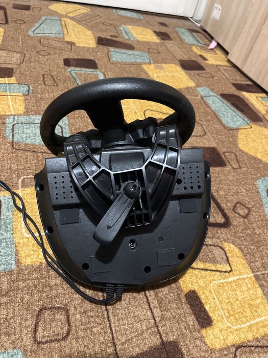 Волан за компютър и xbox thrustmaster tmx