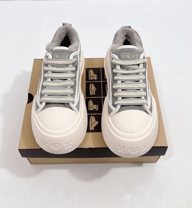 UGG кецове с платформа и велур