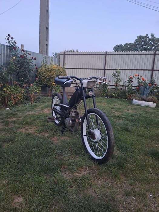 Vând  Motobecane