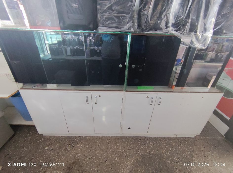 Vitrina.Telefon butka.Mebel.Stelaj