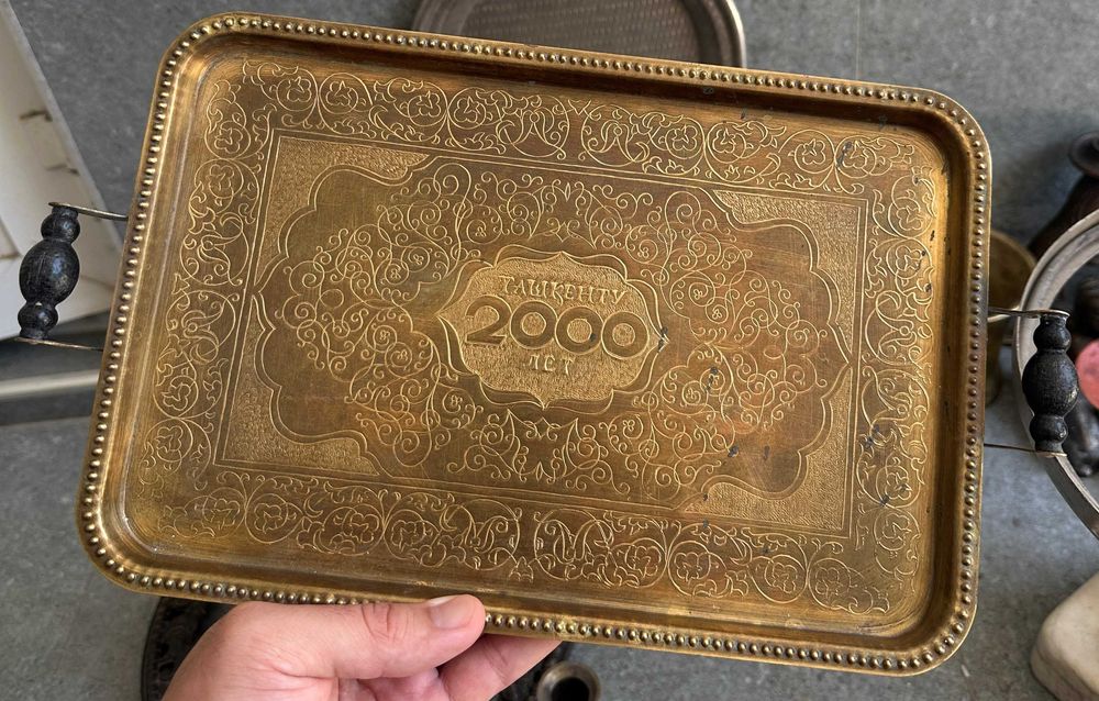 Солонки Конфетницы  и другие предметы