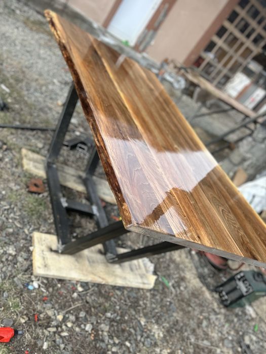 Masa lemn  masiv de nuc si rasina epoxidica