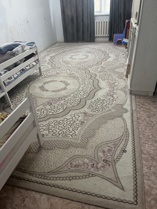Продам коверь в хорошем состояние