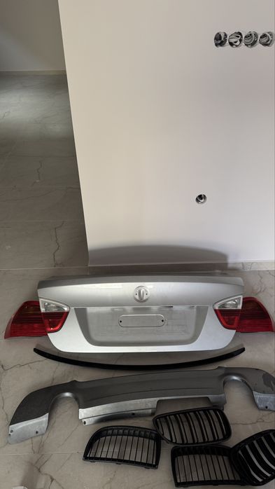 Багажник със стопове бмв Е90/bmw E90 с подарък лип спойлер цвят 354