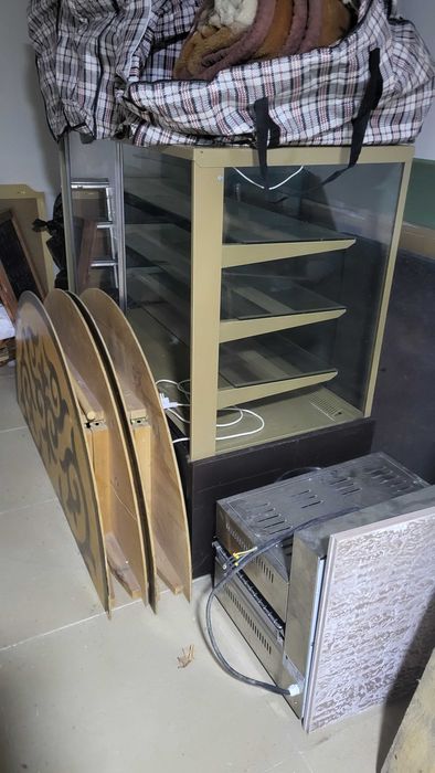 Продам витрину Carboma luxe 1.3