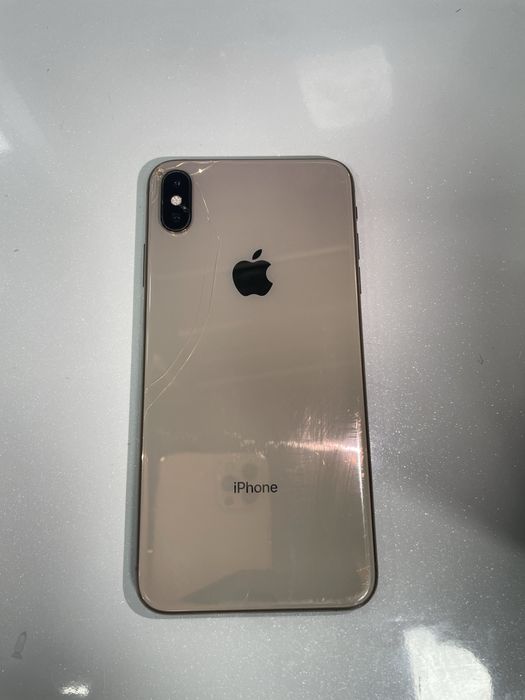 Iphone xsmax sotladi