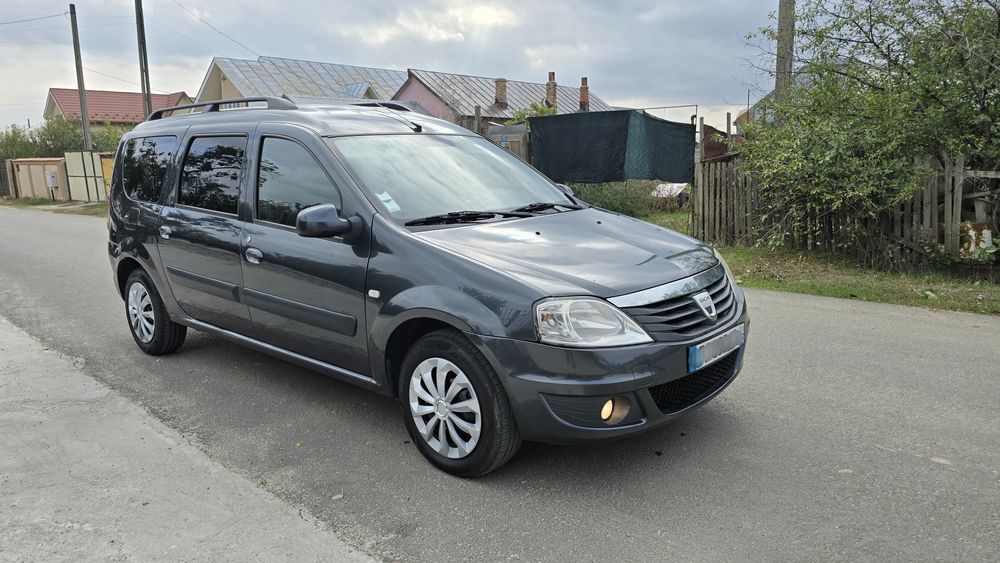 Vând Dacia Logan Mcv
