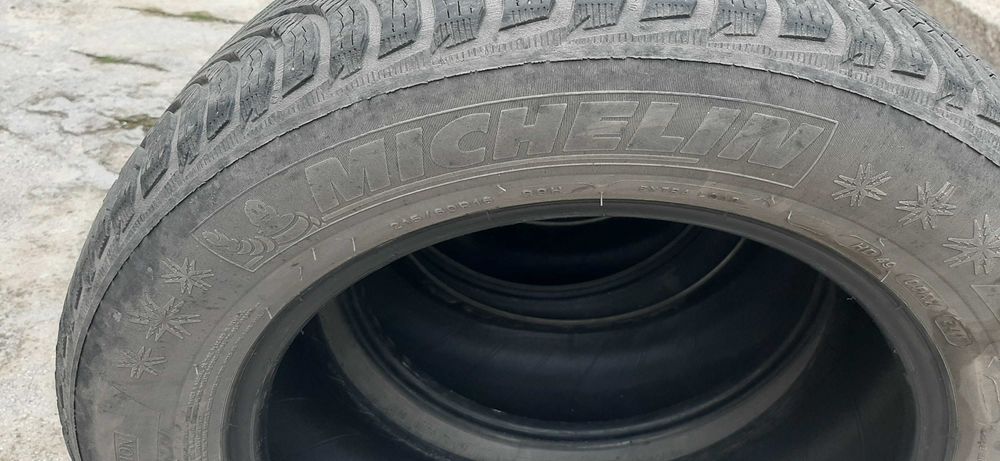 Гуми Michelin Alpin 4  215/60/16