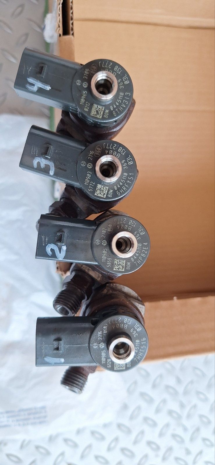 Дюзи за vw,audi,skoda,seat 2.0tdi OEM 03L130277J