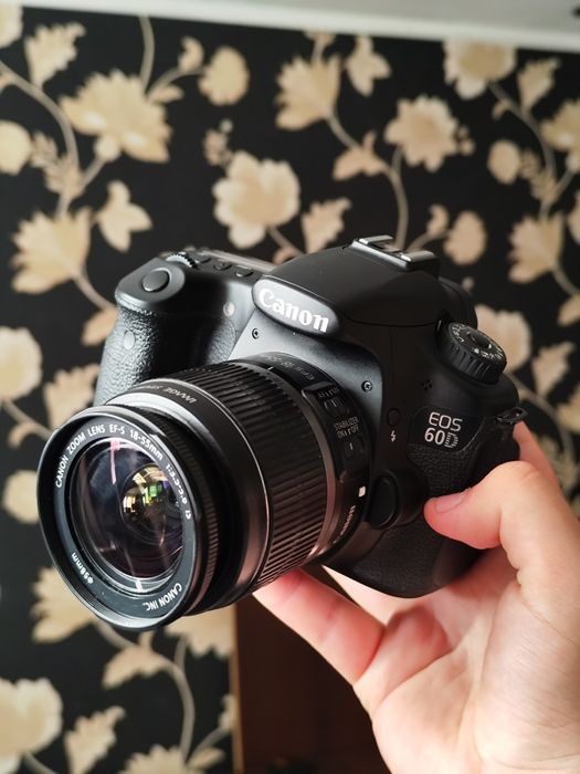 Canon 60d + obiectiv kit - ca nou