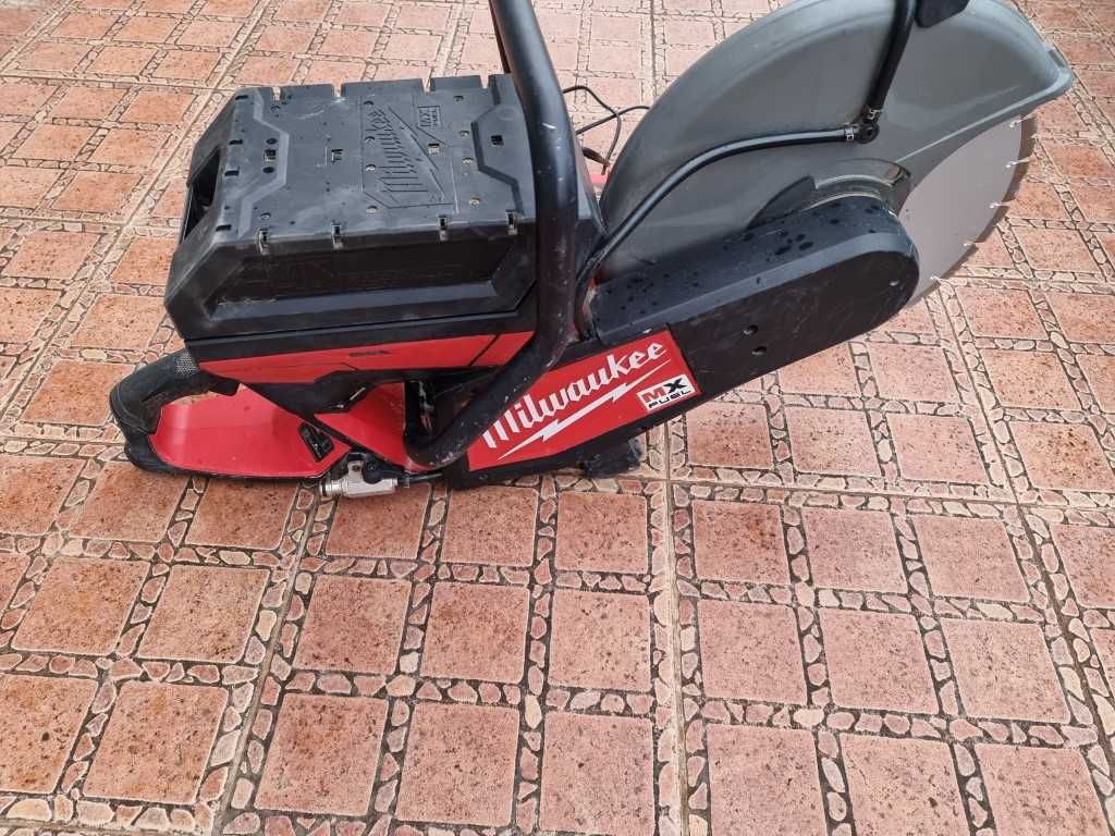 Milwaukee MXFCOS350-601MX FUEL,350MM - Акумулаторен фугорез