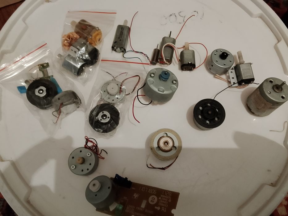 Продам моторчики 12v