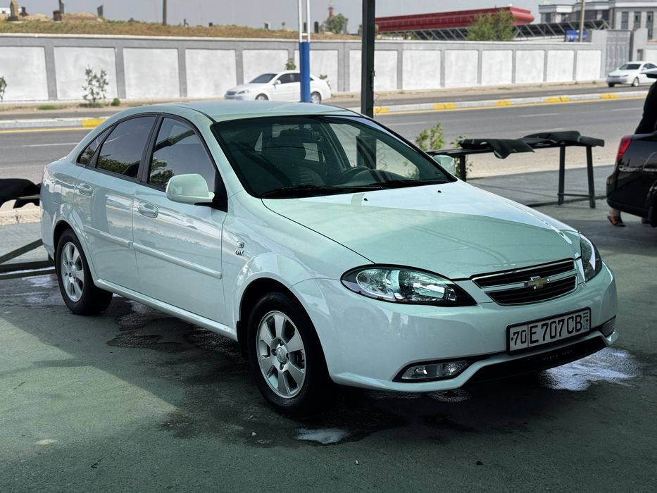 Gentra sotiladi yili 2023 oxiri prabeg 13000km abs magnitafon bor