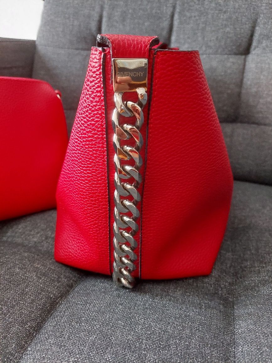 Geanta dama Givenchy