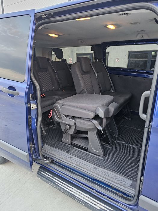 Inchirieri auto Rent a car microbuz Ford 8+1 locuri