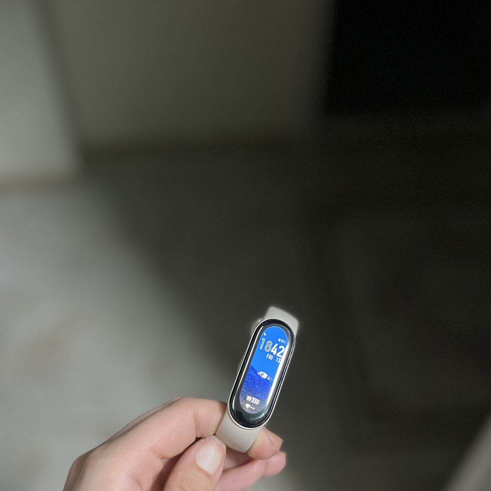 Продам фитнес-браслет Xiaomi Mi Smart Band 6