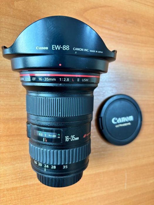 Объектив Canon EF 16-35 mm