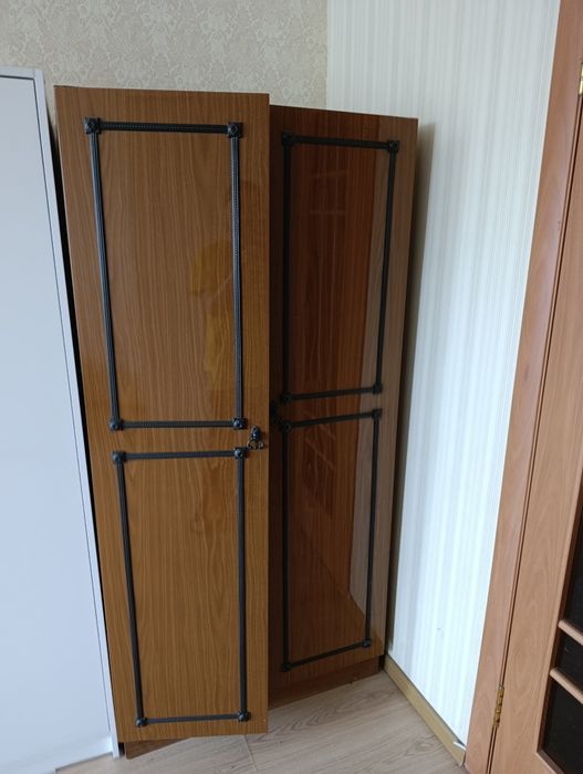 Шкаф отдам за шоколадку