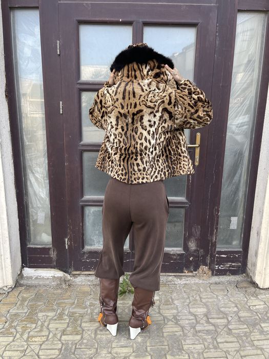 Haina scurta de ocelot cu guler de vulpe