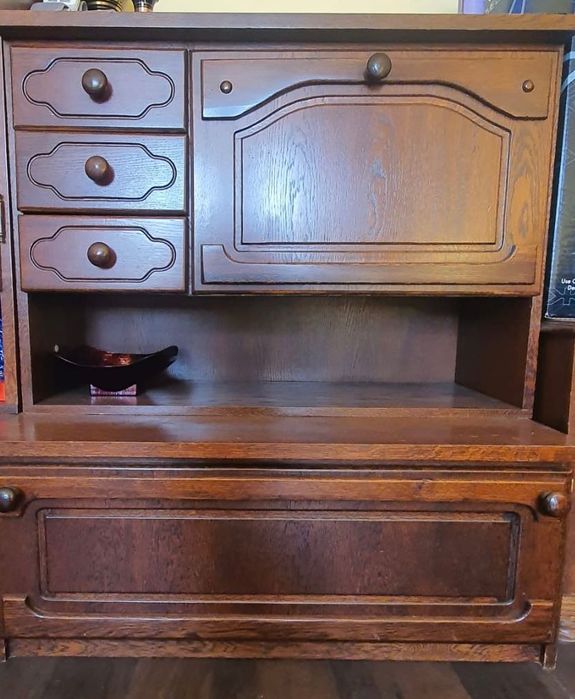 Vând mobila lemn nuc, disponibila in Sibiu