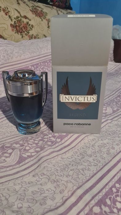 Vând parfum Paco Rabanne Invictus