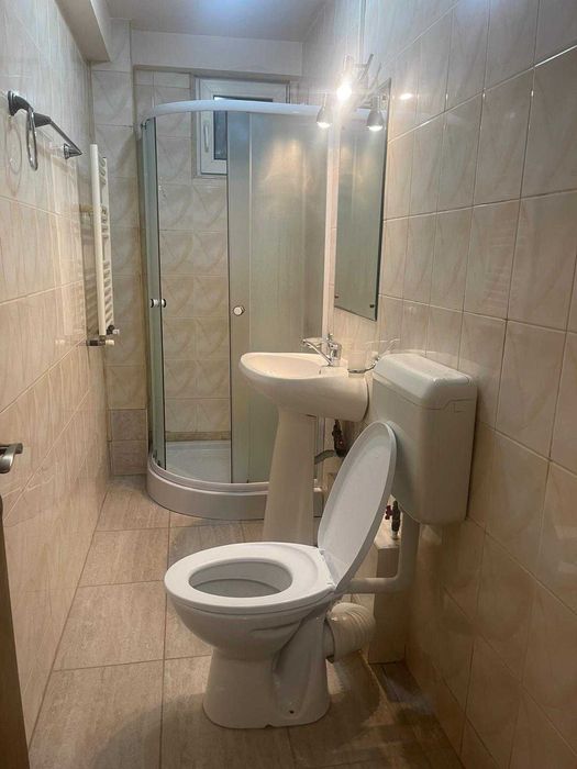 Particular, Inchiriez Garsoniera Decomandata Bdul Brancoveanu