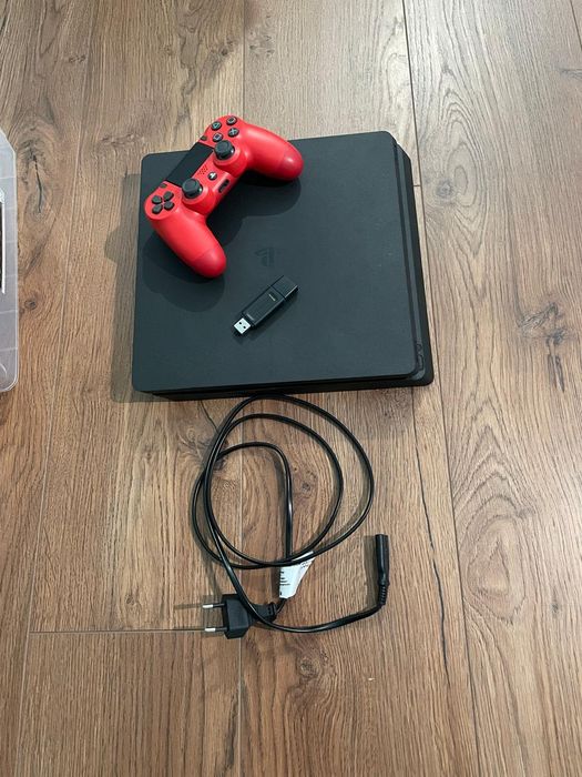 Sony PS4 Slim 1TB modat + controller original roșu + stick USB
