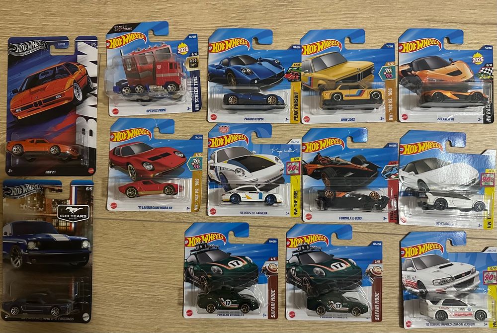 Hot Wheels Ferrari Porsche BMW Mercedes Audi GTR Bugatti Treasure Hunt