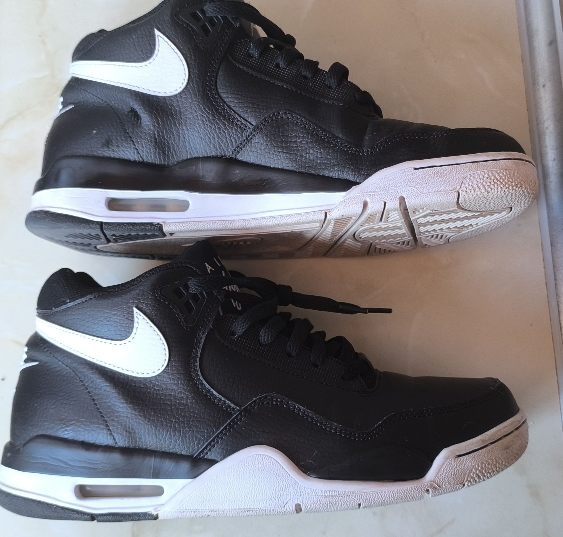 Nike Flight Legacy