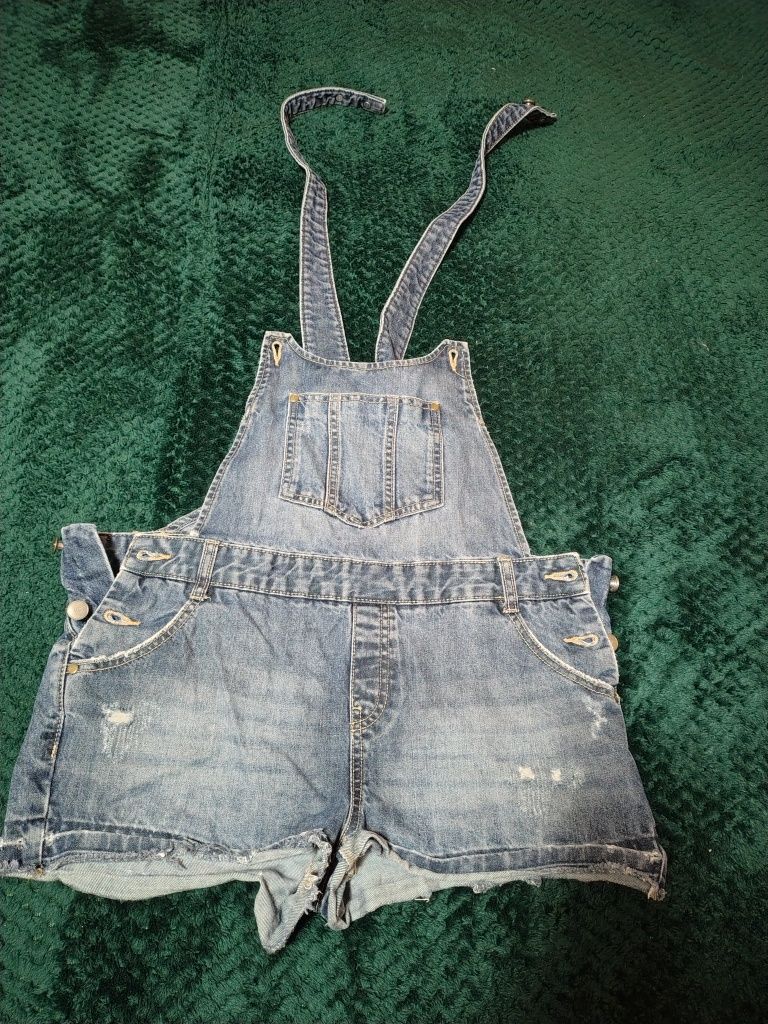 Salopete denim   in stare foarte buna  .
