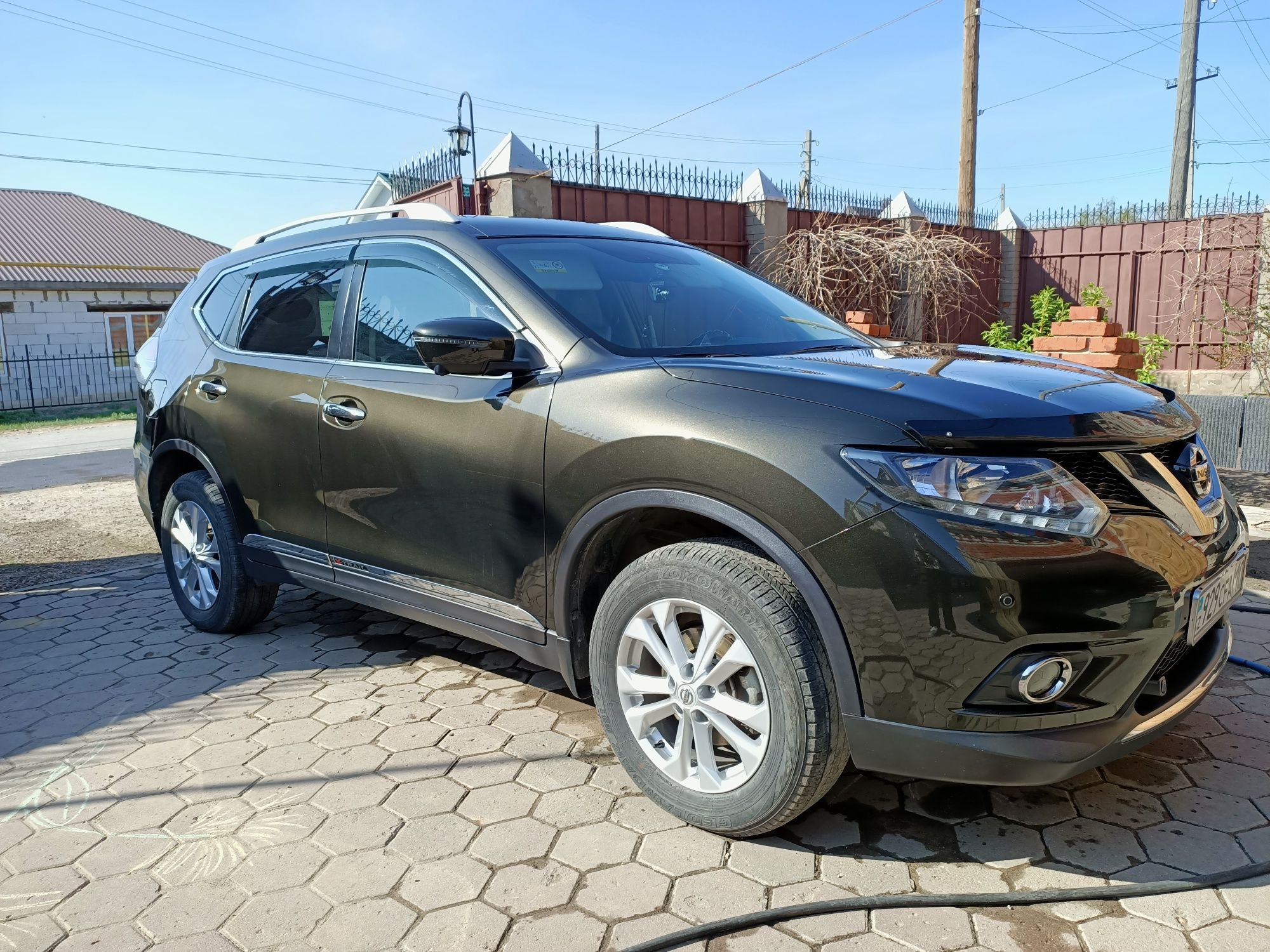 Автомобиль Nissan x-trail