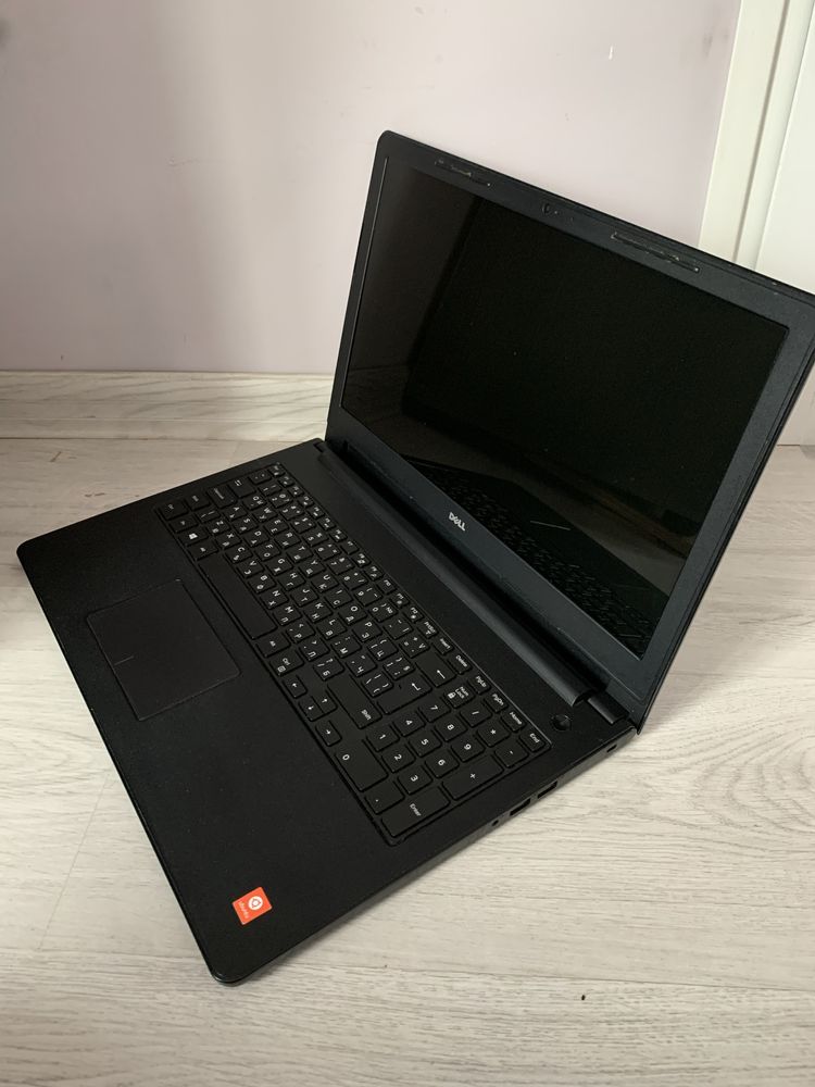 Отличен Лаптоп DELL