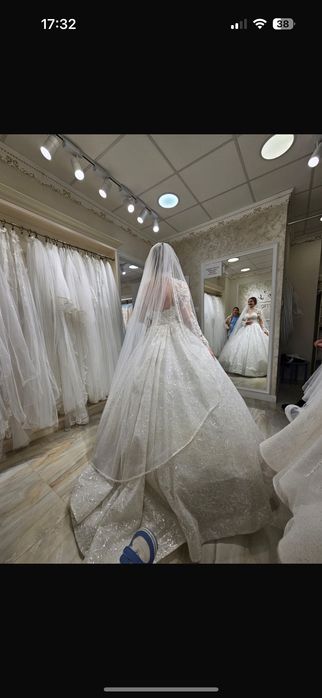Vând rochie de mireasă tip prințesă