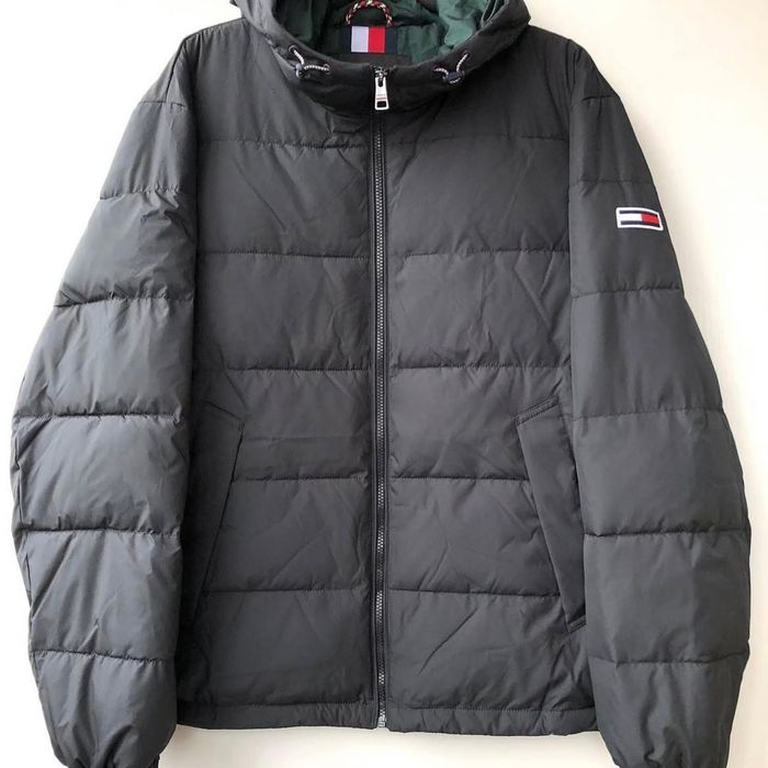 Продам зимнюю куртку Tommy jeans