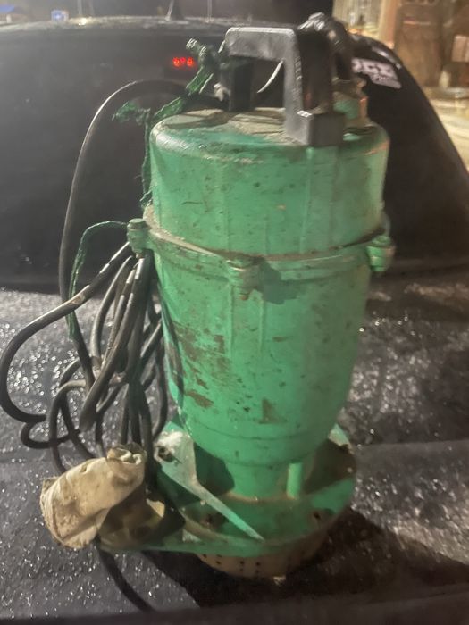 Насос погружной старый продается