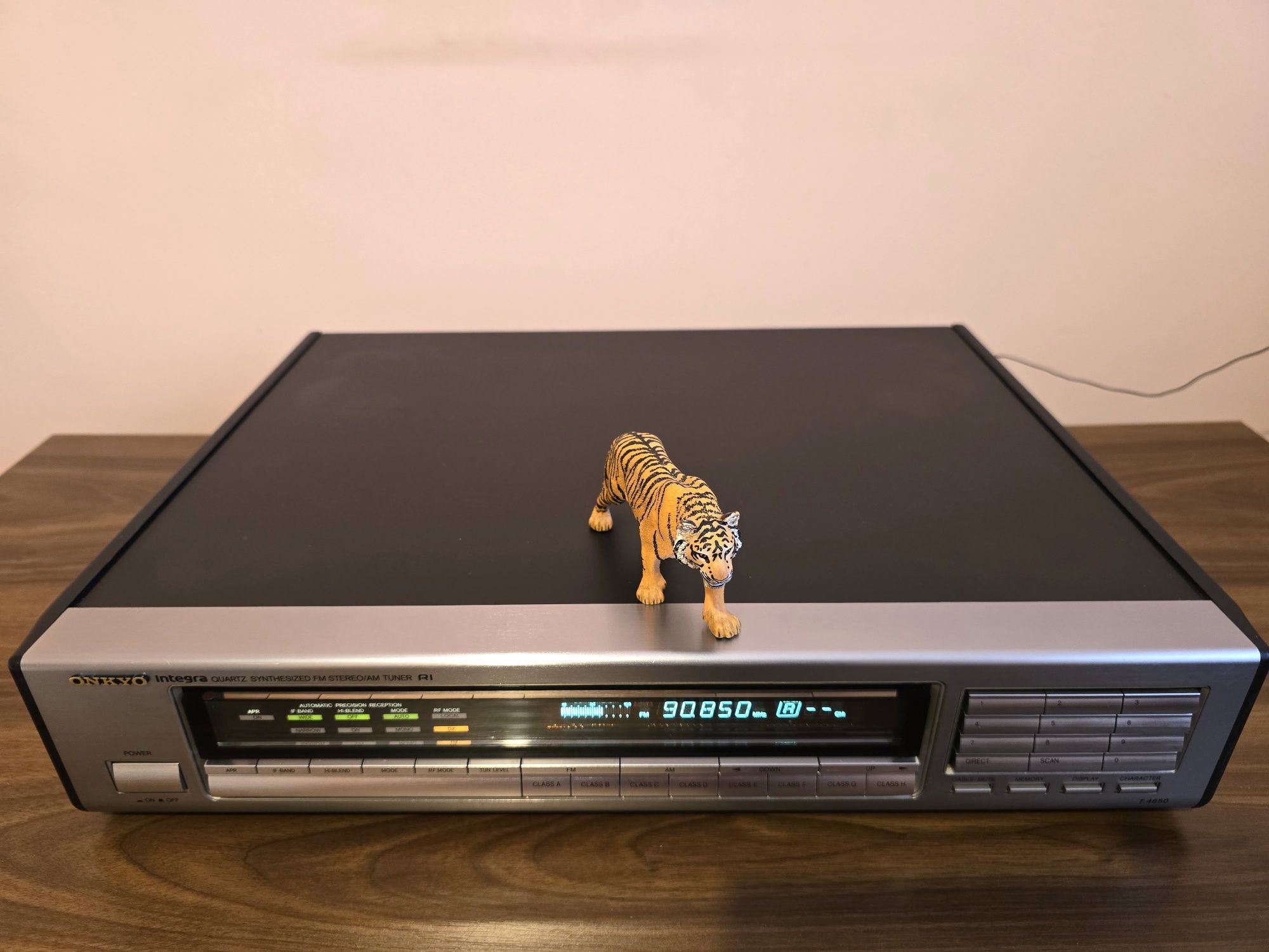 Onkyo Integra T-4850. Tuner premium. Cap serie. Ca nou. Preț fix !