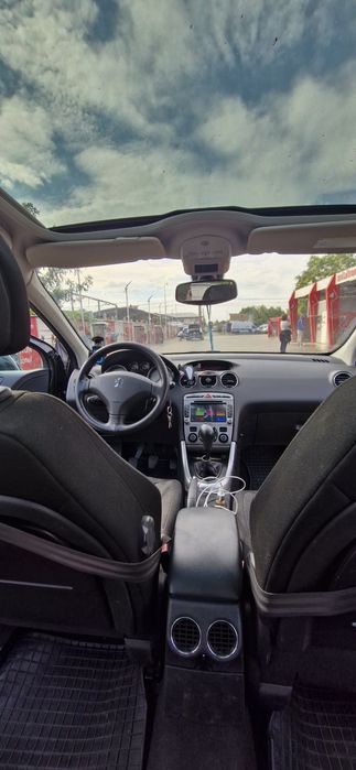 Peugeot 308 cu 7 locuri