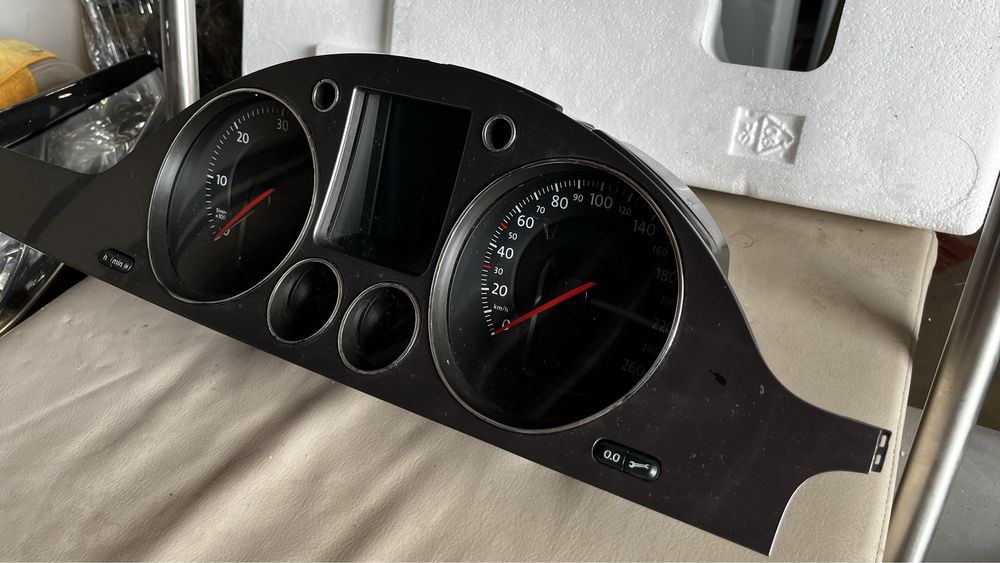 3 броя километраж VW Passat B8 B6 (2005-2010)