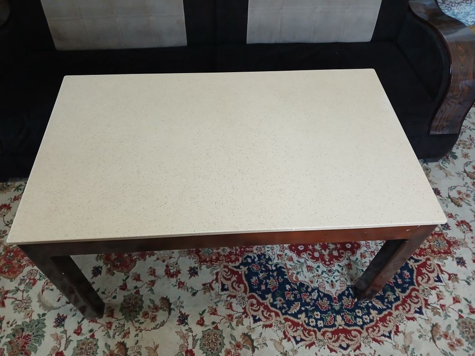 Стол обеденныйи!