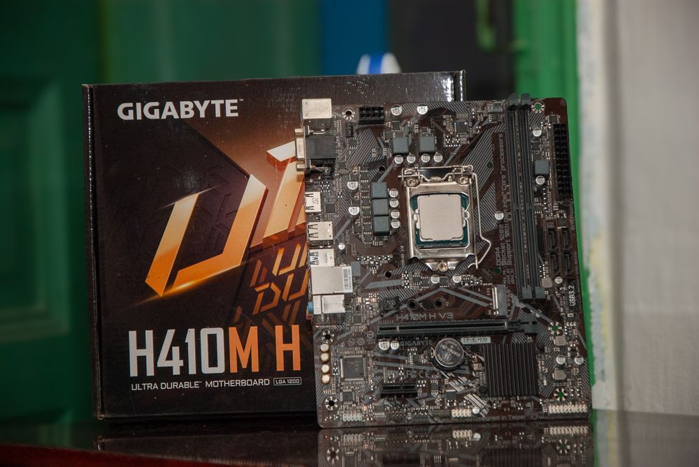 Vand Kit cu I3 10100f + Logitech G102 cadou