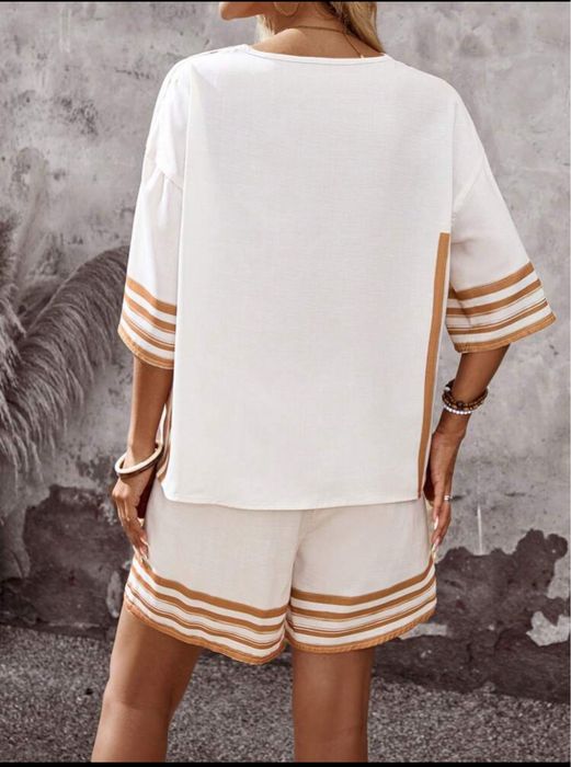 Дамски комплект в бежово