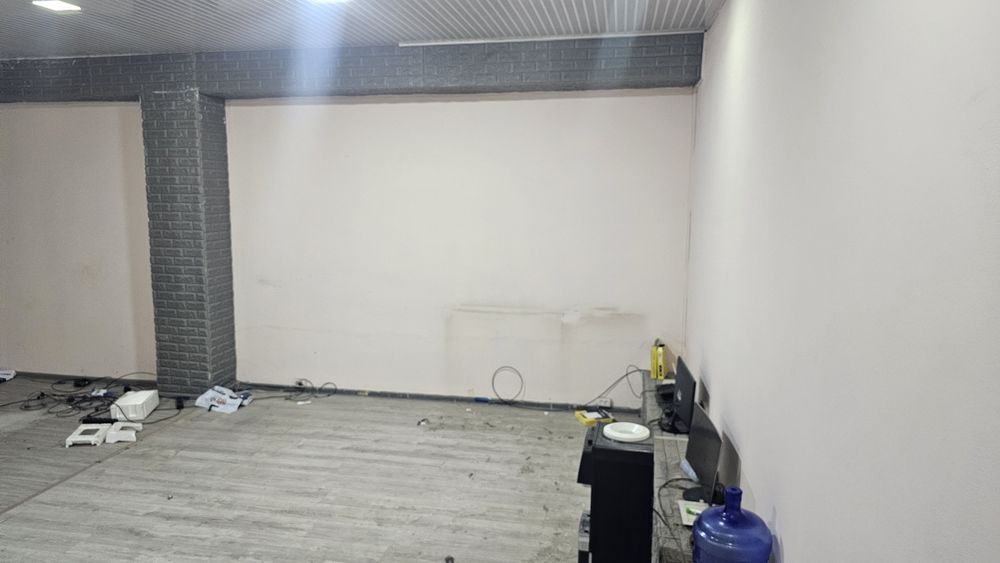 Аренда офис  60 м.Кв первая линия Мирзо Улугбека Орентир Кафе Т-bone