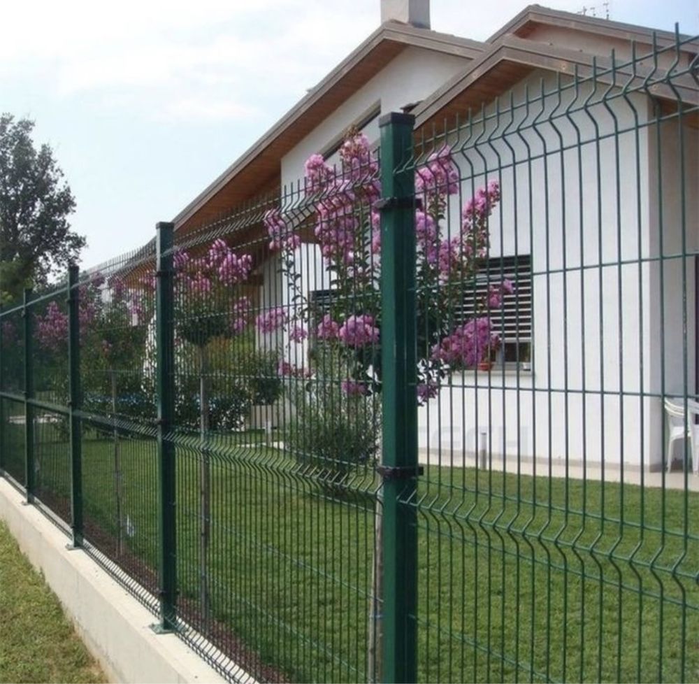 Garduri din plasa bordurata
