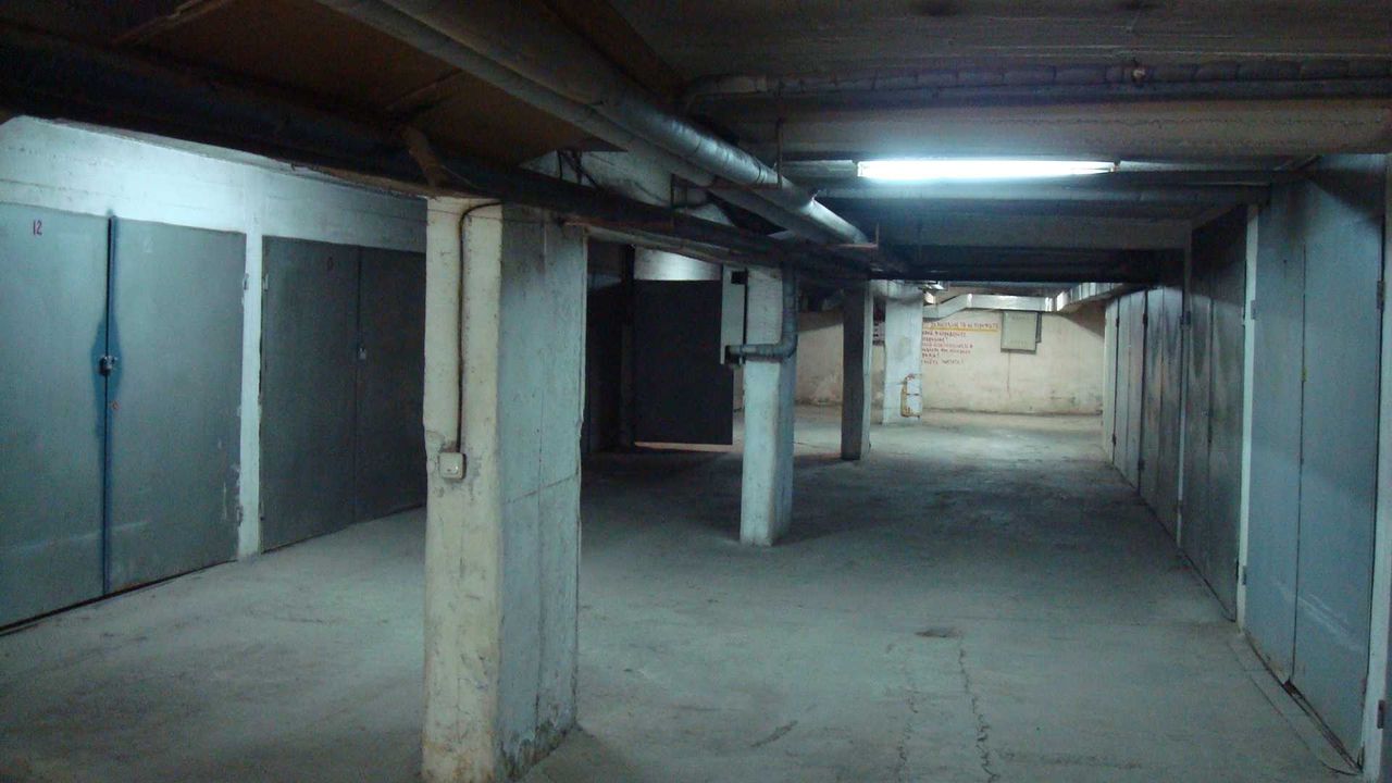Дава се под наем Гараж / Паркомясто в София, Оборище - 16 кв.м за 127.5 € - Снимка #11