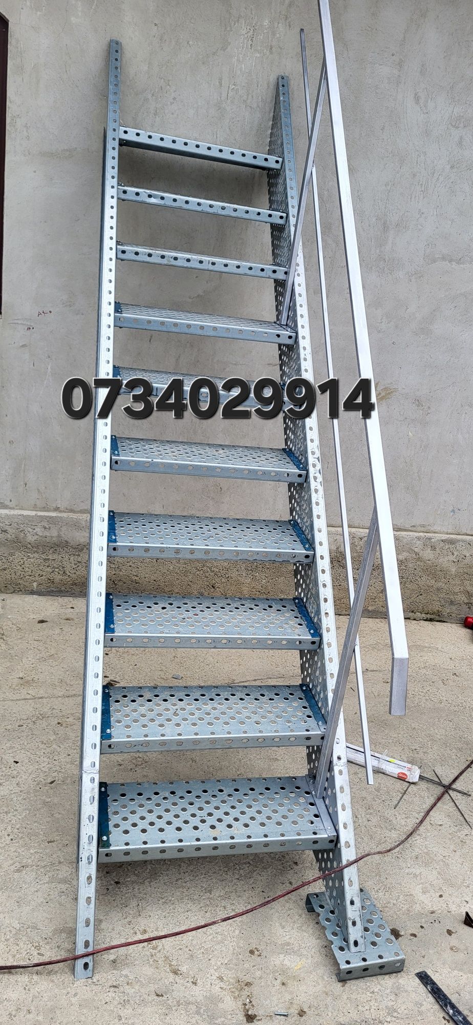 Scări metalice zincate