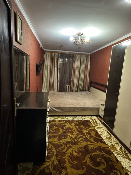 Продаётся 2/4/4 квартира 2-в-3 комнатная Чиланзар -5 квартал